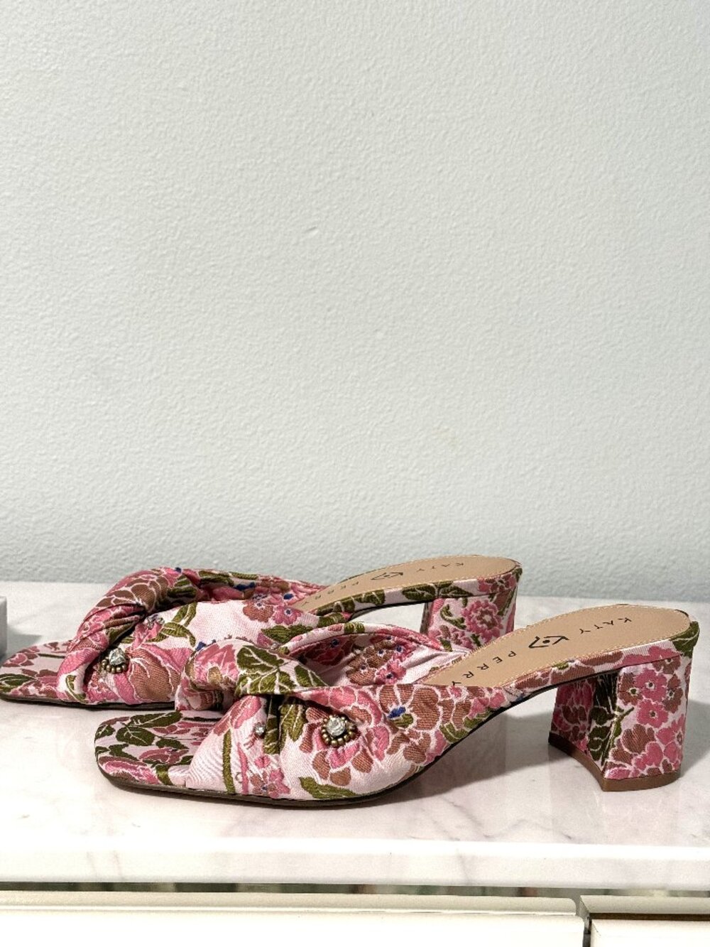 KATY PERRY Tooliped Twisted Sandals - Picture 4 of 12
